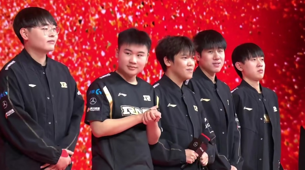 展现了他的 展现了他的