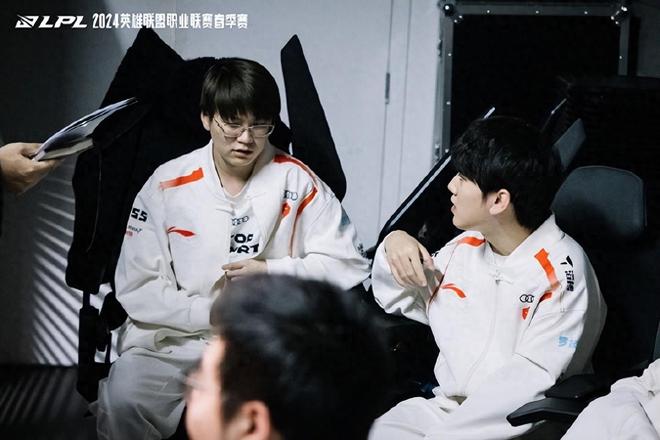 更是让他写 更是让他写